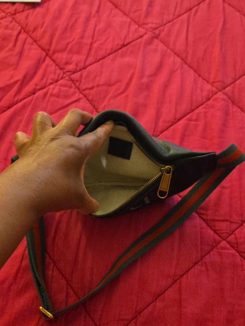 Gucci Black Leather Logo Belt Bag with Green-Red Web Stripe - Picture 5 of 5